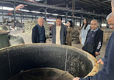 瀘州老窖股份有限公司集團原董事長張良與巴蜀液酒業（集團）有限公司蒲總蒞臨瀘旗酒業
